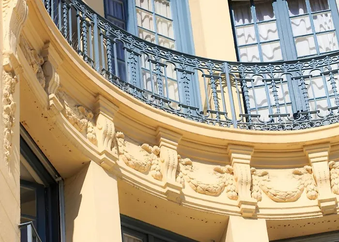 El Paradiso 3* مينتون